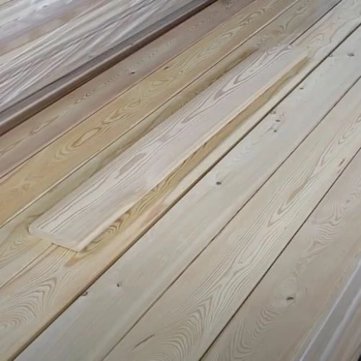 Доска террасная лиственница гладкая 28*190*2000, сорт Э (0,38м2)