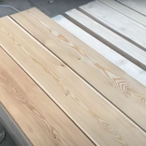 Доска террасная лиственница гладкая 28*120*6000, сорт Прима (0,72м2)