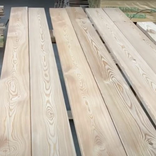 Доска террасная лиственница гладкая 28*120*2000, сорт Классик (0,24м2)