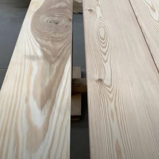 Доска террасная лиственница гладкая 28*120*3000, сорт Э (0,36м2)